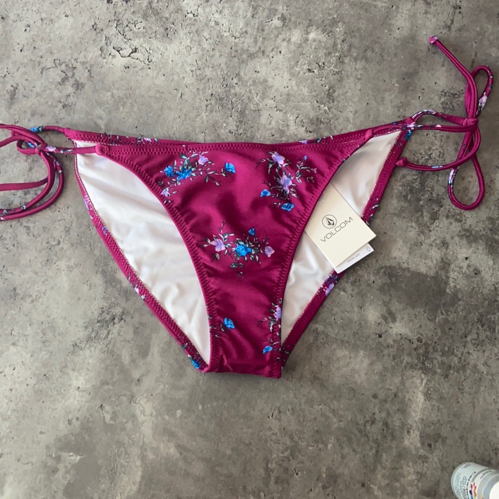 New Volcom bikini bottom